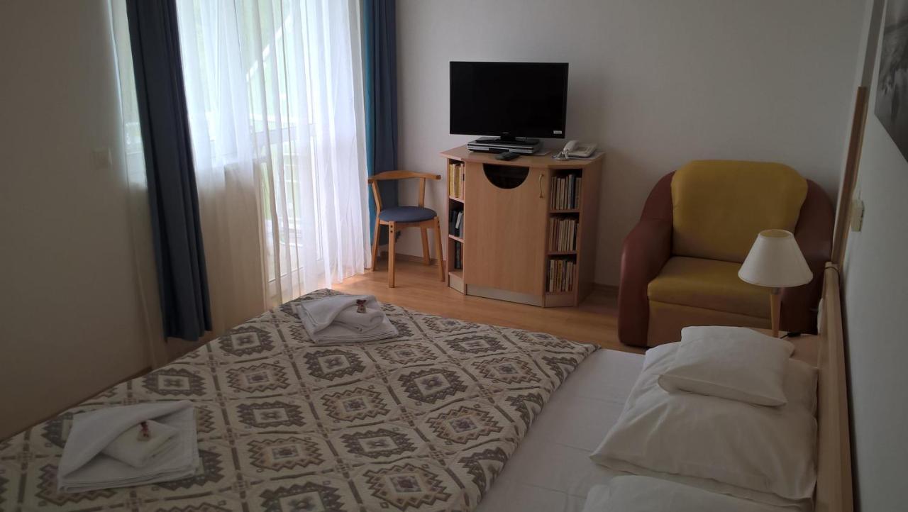 Lilla Wellnessapartman Zalakaros Extérieur photo