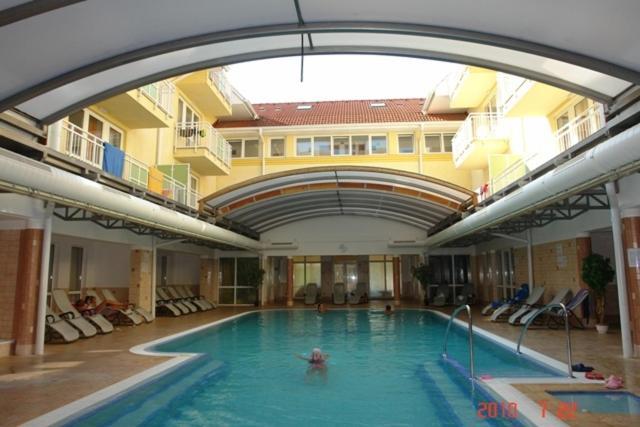 Lilla Wellnessapartman Zalakaros Extérieur photo