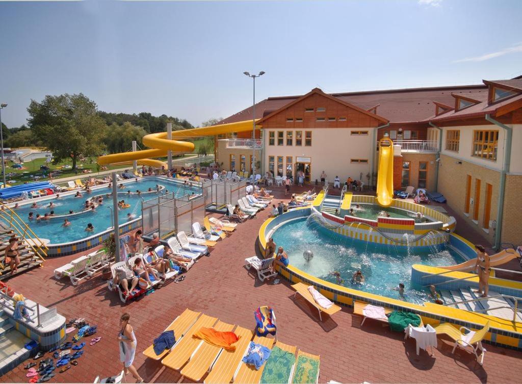 Lilla Wellnessapartman Zalakaros Extérieur photo